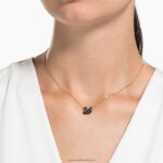 ikonický prívesok labuť labuť, čierna, pozlátená ružovým zlatom B8ZNT174 Swarovski šperky - Image 2