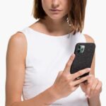 vysoké puzdro na smartfón čierna B8ZNT1401 Swarovski príslušenstvo - Image 2